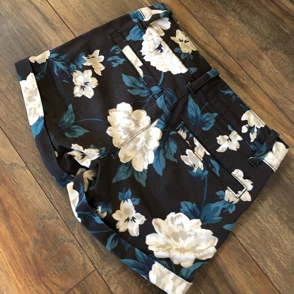 American Eagle Shorts - Picture 4 of 5